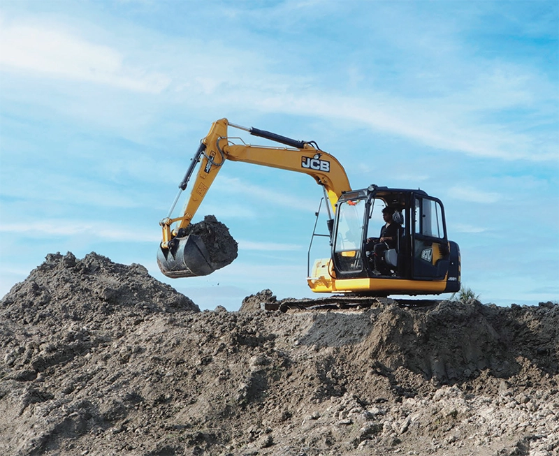 MÁY XÚC ĐÀO BÁNH XÍCH JCB 81NXT