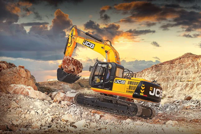  MÁY XÚC ĐÀO BÁNH XÍCH JCB 215NXT LC