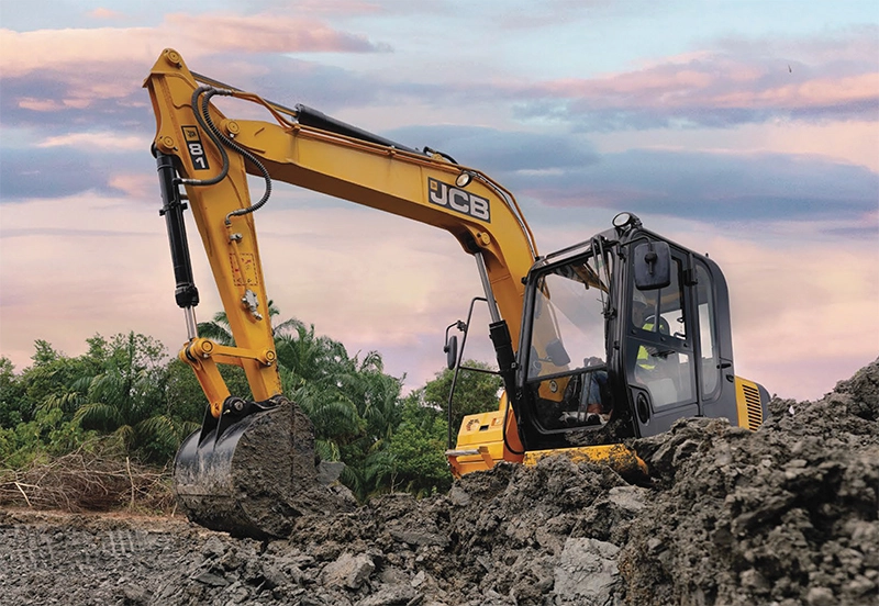 MÁY XÚC ĐÀO BÁNH XÍCH JCB 81NXT